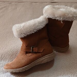 NWOT Winter Booties